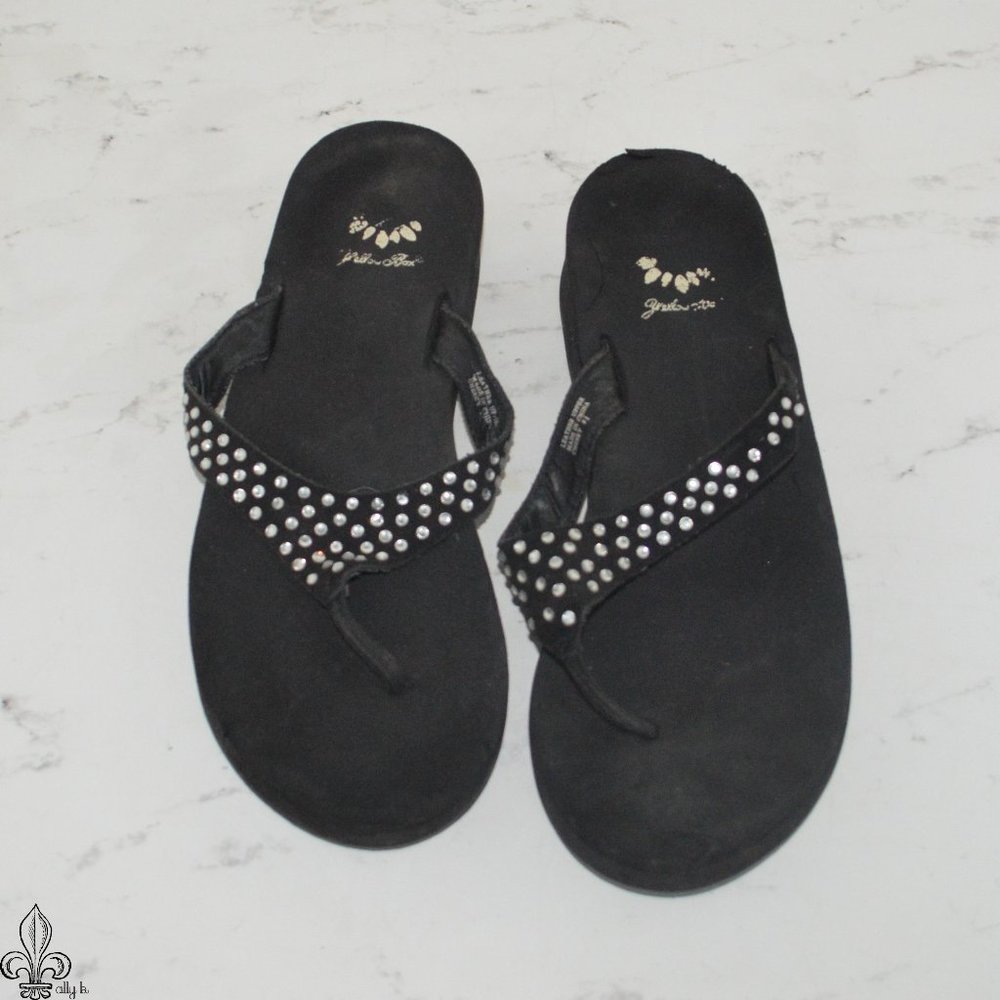 🖤Yellow Box Rhinestone Flip Flops🖤 - Picture 1 of 8